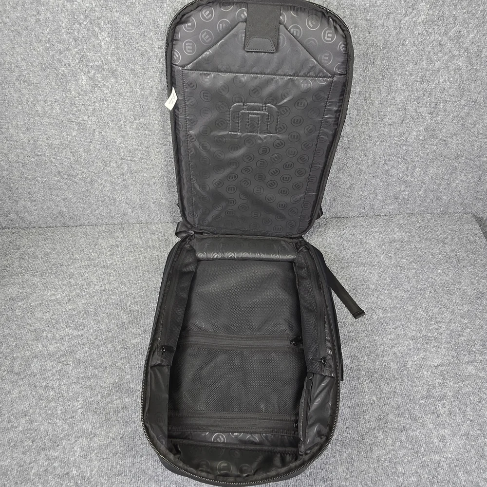 TravisMathew Lateral Backpack TMB107 Black NWT - Padded 16